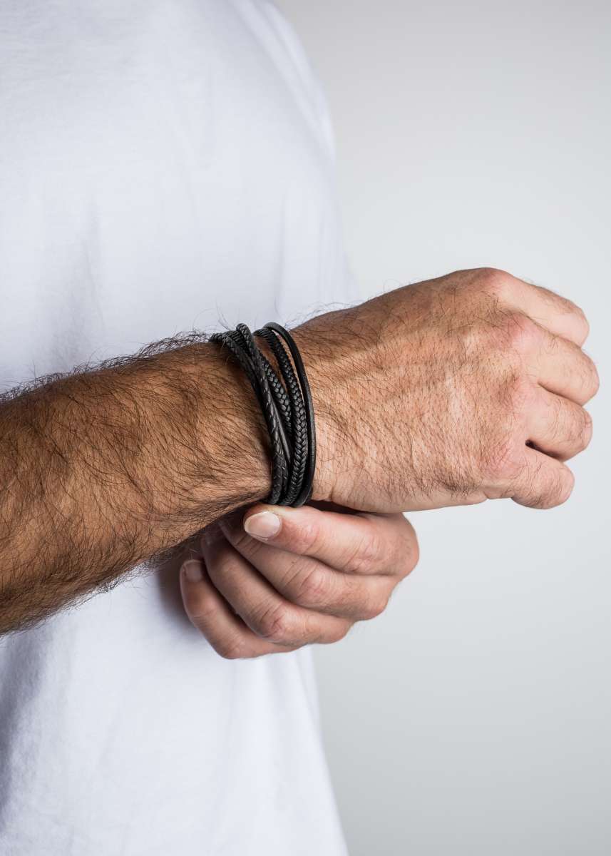 アクセサリー AMBUSH LEATHER NAMEPLATE BRACELET AMBUSH® - Leather Nameplate Bracelet | HBX - Globally